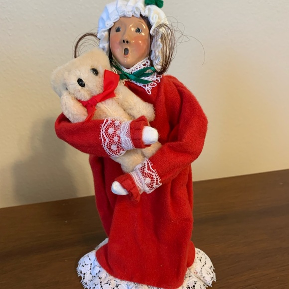 Byers Choice Caroler Girl in Gown with Bear 1989 - Picture 2 of 2